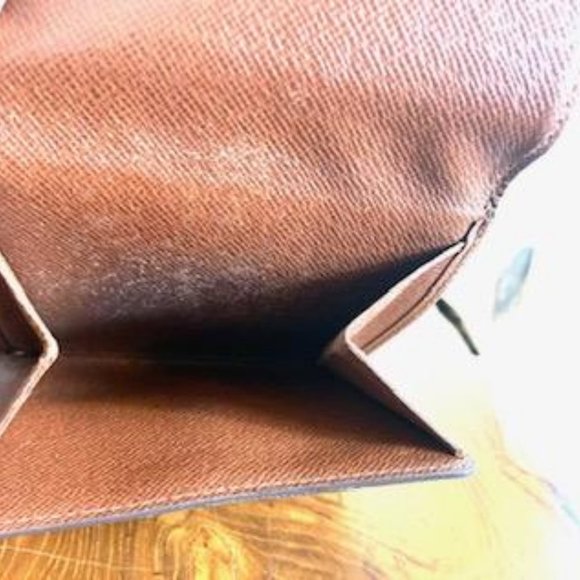 LOUIS VUITTON Brown, "LV" MONOGRAM WALLET - Picture 11 of 13